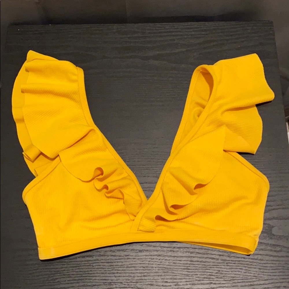 Small highwaisted Mustard Cupshe ruffle bikini set